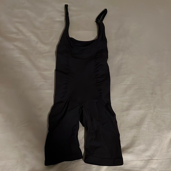 SKIMS Intimates & Sleepwear Skims Open Bust Bodysuit W Open Gusset